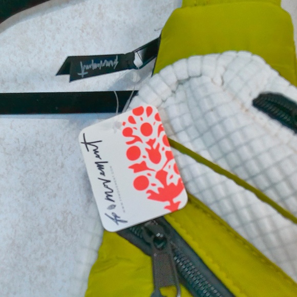 NWT Free People Movement Cold Shoulder Margareta Crossbody Light WeightSling Bag - Picture 4 of 7